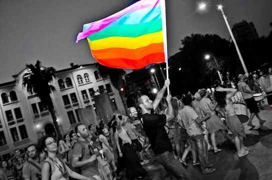 Εικόνες από το πρώτο Gay Pride της Θεσσαλονίκης