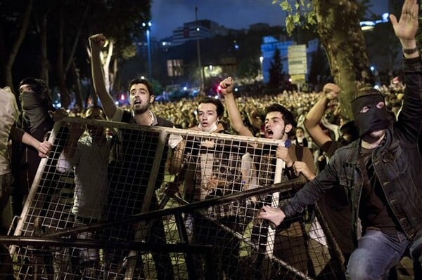 O 'Eλληνας που συνελήφθη στην Κωνσταντινούπολη μιλά για τις νύχτες στην Ταξίμ