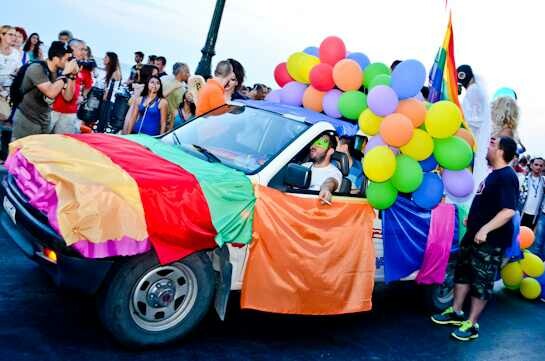 Εικόνες από το πρώτο Gay Pride της Θεσσαλονίκης