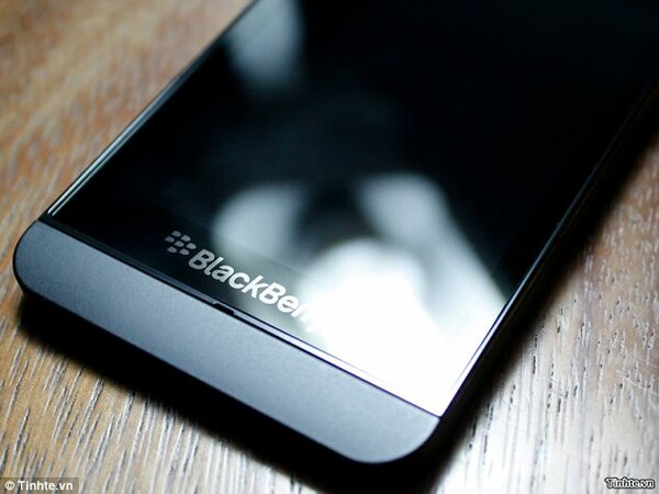 To επόμενο Blackberry θυμίζει επικίνδυνα iPhone