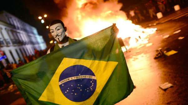 Μεγάλες διαδηλώσεις στη Βραζιλία