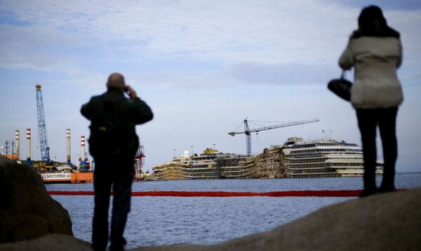 Nέες φωτογραφίες από το πλοίο Κόστα Κονκόρντια