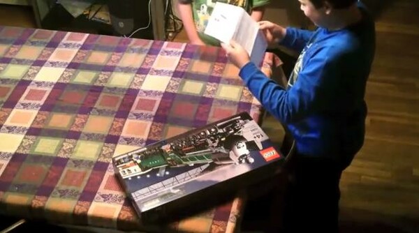 Η Lego κάνει αγόρι με σύνδρομο Ασμπεργκερ ευτυχισμένο