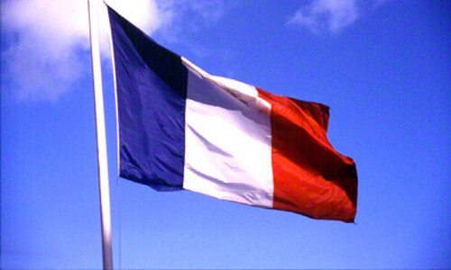 Γαλλία: Παγώνει η επικύρωση του δημοσιονομικού συμφώνου