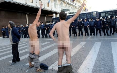 Γάλλοι οι γυμνοί διαμαρτυρόμενοι του Συντάγματος