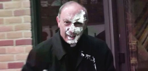Αυτό είναι γιαούρτωμα! Και μάλιστα διπλό...