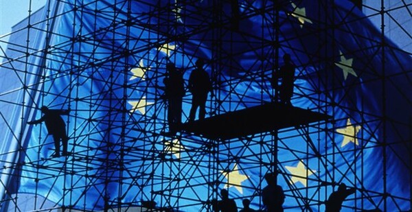Bloomberg: «Τώρα, χρεοκοπήστε άφοβα»