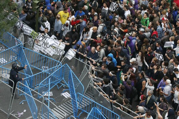 Ανήσυχες νύχτες και στην Ισπανία