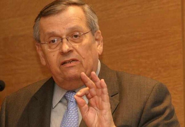 Μάνος: "Ναι" σε κεντροδεξιό μέτωπο