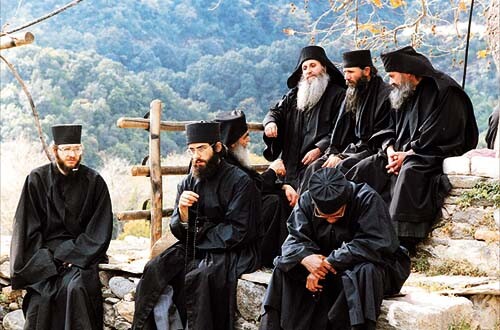 Οι μοναχοί του Αγίου Όρους απειλούν να μη δεχτούν τους πολιτικούς, αν τους φορολογήσουν