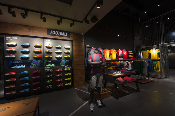 NIKE store στη Γλυφάδα