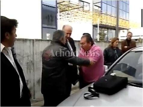 «Ή δώστε μου τα φάρμακα ή δώστε μου άδεια να κάνω ευθανασία στην κόρη μου»