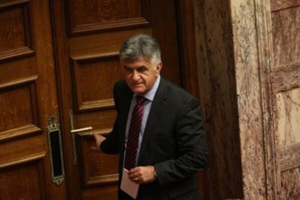 Όταν οι βουλευτές τσακώνονται για τα προνόμια τους