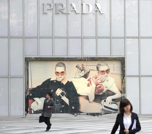 Η «αναδυόμενη» πολυτέλεια της Prada
