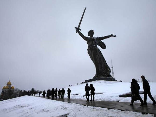 Ρωσία: Τελετή μνήμης για τους νεκρούς στο Λένιγκραντ