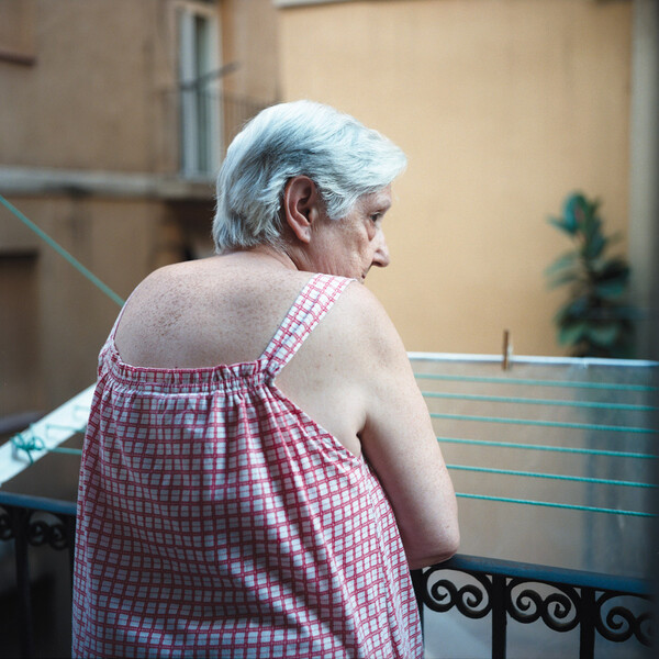 Ένας αναγνώστης της Lifoland επισκέπτεται τη γιαγιά του που πάσχει από αλτσχάιμερ