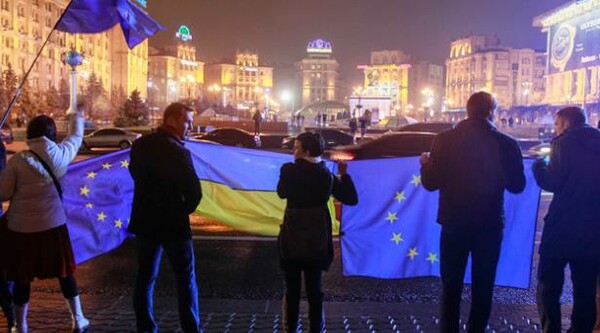Πιέσεις από Ρωσία, ΕΕ και ΔΝΤ στην Ουκρανία