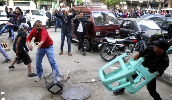 Αίγυπτος: Έκρυθμη η κατάσταση ενόψει της συνταγματικής αναθεώρησης