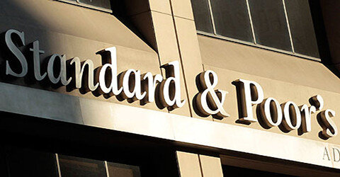 Ο οίκος Standard & Poor's υποβάθμισε την προοπτική του βρετανικού αξιόχρεου