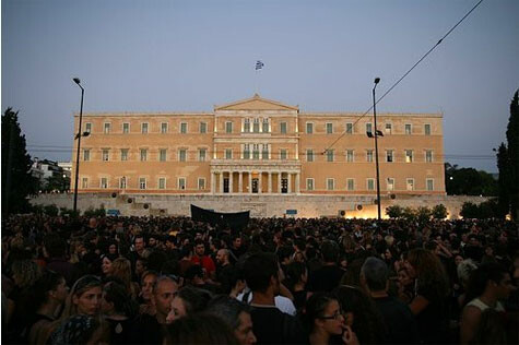 Επταετή εθελοντική επιμήκυνση όλων των ελληνικών ομολόγων, προτείνει το γερμανικό υπουργείο οικονομικών.