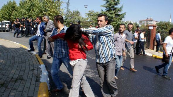 Τουρκία, όπως παλιά: Η αστυνομία βασάνισε μέλη αριστερού μουσικού γκρουπ