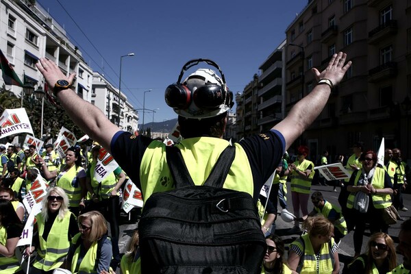 Στη Βουλή έφθασαν οι μεταλλωρύχοι