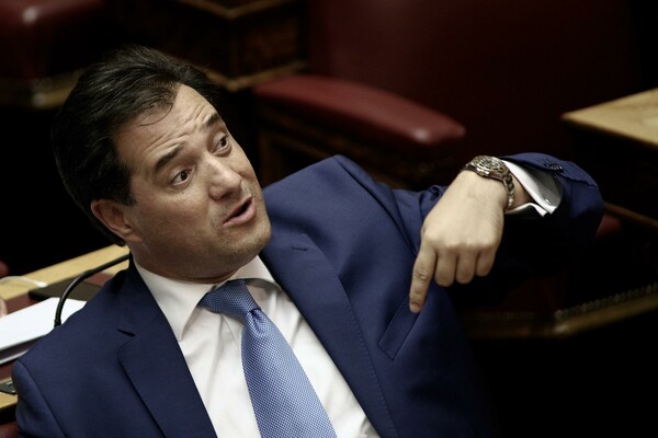 O Άδωνις αυτο-αποθεώνεται στο τρίτο σποτ του για την προεδρία της ΝΔ