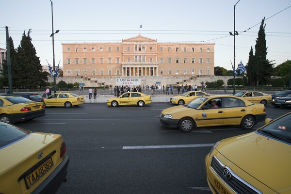 Nέο τιμολόγιο στα ταξί από Δευτέρα