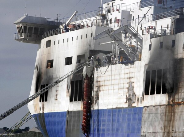 Βίντεο από το καμένο εσωτερικό του Norman Atlantic