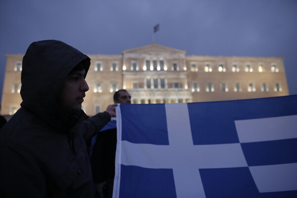 Ανάσα Αξιοπρέπειας από χιλιάδες πολίτες στην Ελλάδα και τον κόσμο