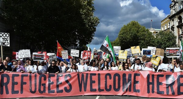 Χωρισμένη στα δύο η Ευρώπη - Διαδηλώσεις υπέρ και κατά των προσφύγων σήμερα