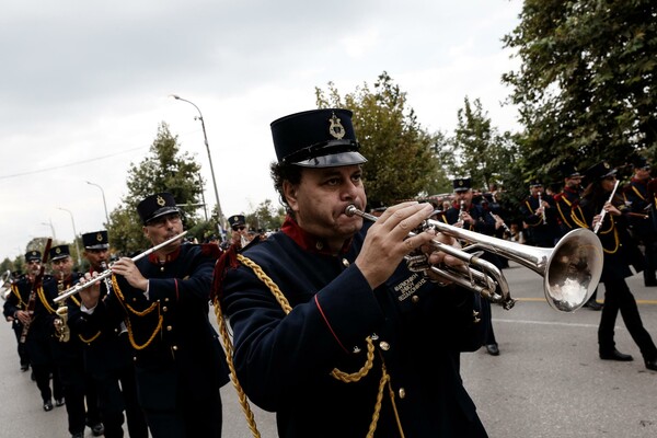 Εθνική περηφάνια ή άχρηστο στρατιωτικοθρησκευτικό κιτς;