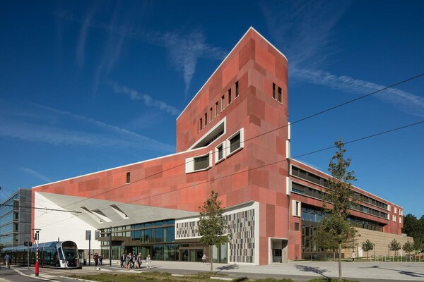 Το Λουξεμβούργο απέκτησε μια νέα Εθνική Βιβλιοθήκη στο κέντρο της πόλης