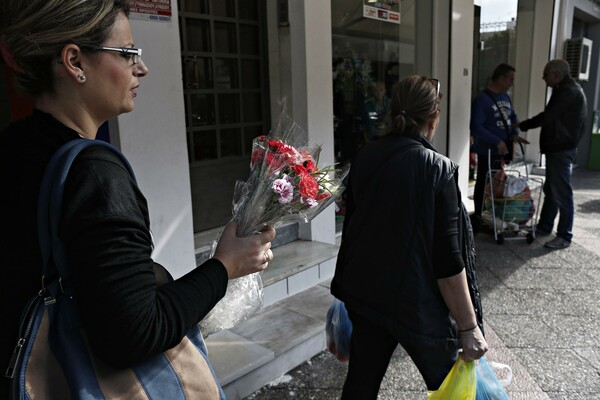 14 φωτογραφίες απ' την επίσημη μετονομασία δρόμου σε Οδό Παύλου Φύσσα