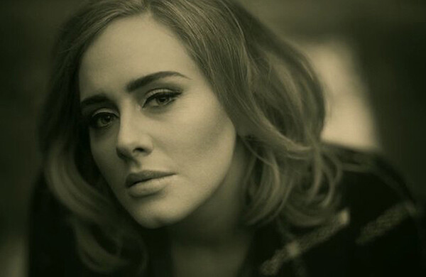 Ιστορικό ρεκόρ ψηφιακών πωλήσεων πέτυχε το "Hello" της Adele