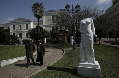 Αποκεφάλισαν το άγαλμα της Κυβέλης