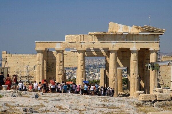 H Aκρόπολη 2η στον κόσμο ανάμεσα στα μέρη που πρέπει να (ξανα)πας