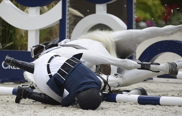 Eυθανασία στο άλογο της Αθηνάς Ωνάση μετά από ατύχημα σε αγώνες