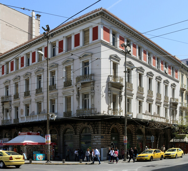 Τι ακριβώς συμβαίνει στη φετινή Μπιενάλε της Αθήνας;