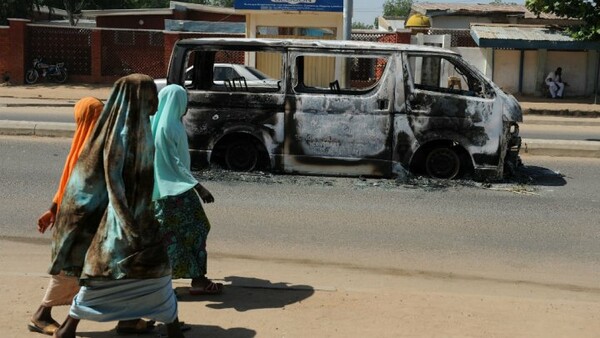 Δύο κορίτσια καμικάζι, 11 και 18 ετών, σκόρπισαν το θάνατο σε κατάστημα στη Νιγηρία