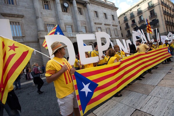Καταλονία: Συντριπτικό το «ναι» στο δημοψήφισμα ανεξαρτησίας