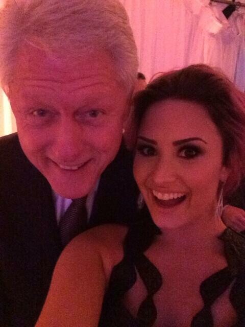 Το photobombing του Bill Clinton