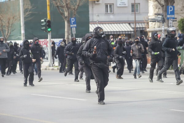 Θεσσαλονίκη: Επεισόδια στην πορεία για την εκκένωση της κατάληψης στο ΑΠΘ