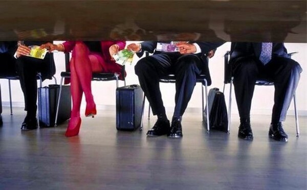 Χειρότερη χώρα στην Ε.Ε. στη διαφθορά του δημοσίου η Ελλάδα