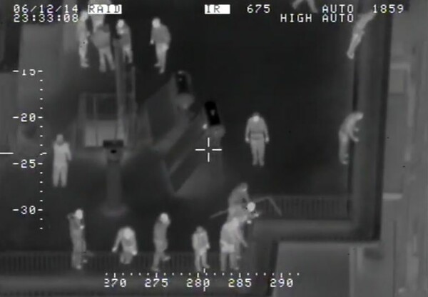 Video-ντοκουμέντο από ελικόπτερο δείχνει πώς έπεφταν οι μολότοφ από τις ταράτσες