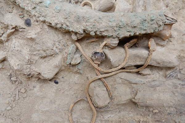 Βρέθηκε ασύλητος τάφος πολεμιστή στην Πύλο