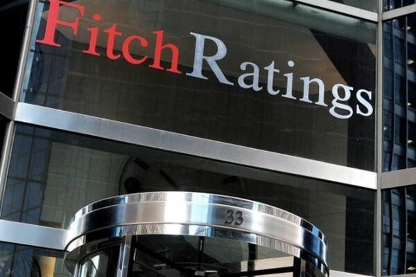 Απειλεί με υποβάθμιση ο Fitch ΕSM και Γαλλία