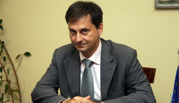 Θεοχάρης: Αν δεν με καλύψουν θα μιλήσω
