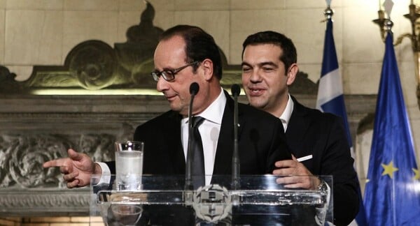 "Στα χαρακώματα" με ανακοινώσεις ΝΔ και ΣΥΡΙΖΑ για την συνέντευξη με τον Ολάντ