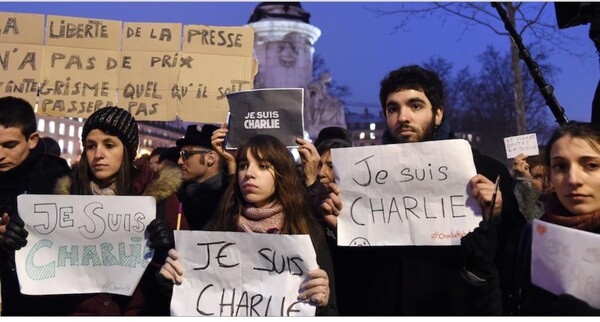 Η Ευρώπη διαδηλώνει για το Charlie Hebdo, φωνάζοντας «Δεν φοβόμαστε!»